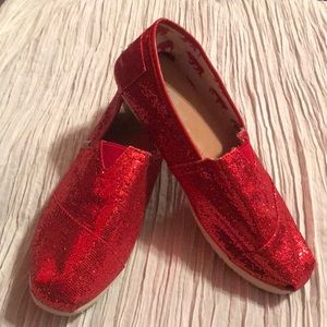 Red sparkle Toms size W9